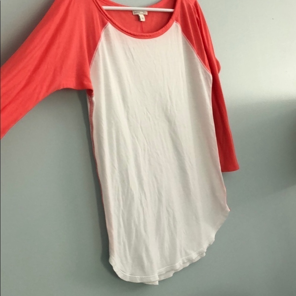GAP Maternity Raglan Shirt - Picture 2 of 3